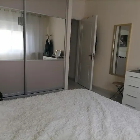 1 км от пляжа, 10 минут от аэропорта, есть паркинг Apartment *